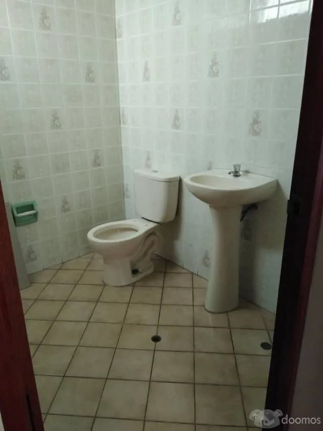 Vendo Edificio con local comercial y oficinas en Jr. independencia cerca Plaza de Armas — foto 7