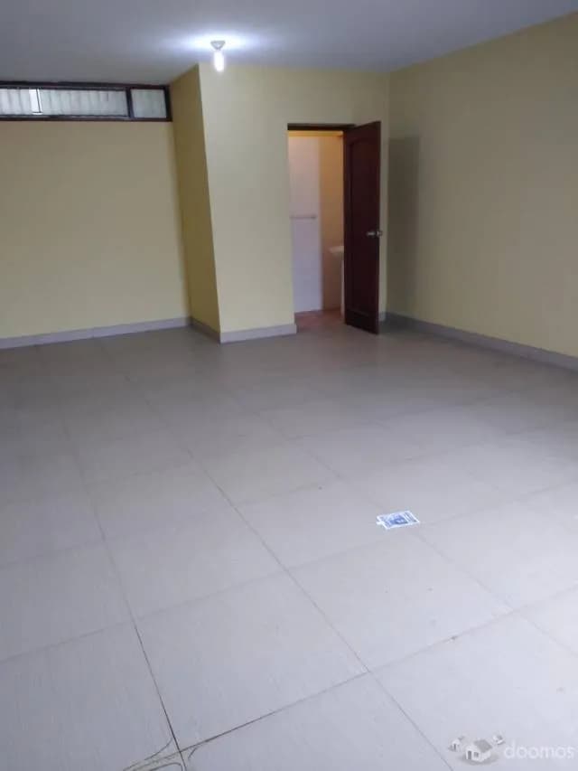 Vendo Edificio con local comercial y oficinas en Jr. independencia cerca Plaza de Armas — foto 4