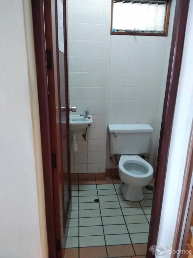 Vendo Edificio con local comercial y oficinas en Jr. independencia cerca Plaza de Armas — foto 2