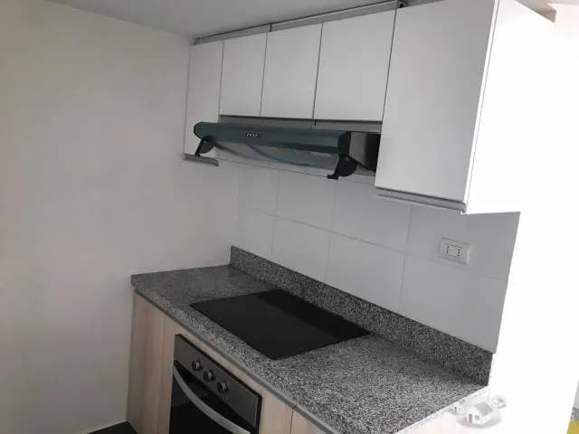 FLAT DE ESTRENO CON BALCÓN Y AMPLIA VISTA — foto 4