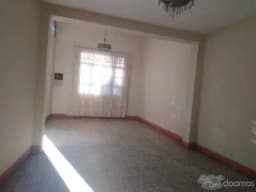 alquilo casa centrica  tres dormitorios S/. 1,500 soles