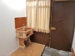 Se alquila mini departamento con entrada independiente.