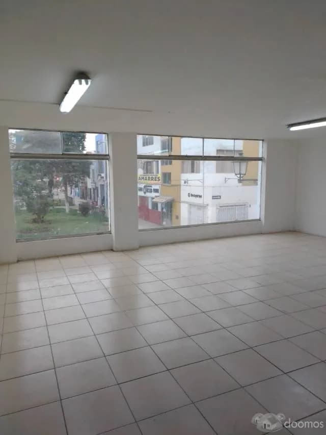 Alquilo Local Comercial 2do Piso - Edificio en Centro de Trujillo — foto 3