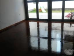 SE ALQUILA O VENDE  CASA AMPLIA PARA EMPRESAS