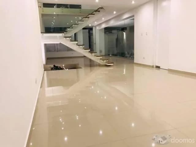 Vendo Casa en Surco - Estreno - Urb. El Polo — foto 2