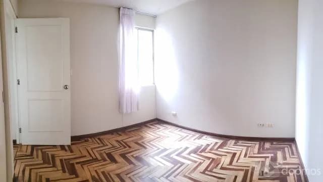 ALQUILO DEPARTAMENTO REMODELADO EN SURQUILLO — foto 5