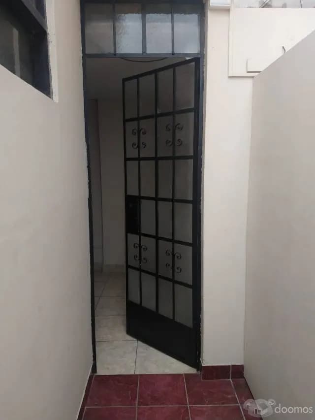 Habitación San Miguel Av. Universitaria Cdra. 3 — foto 5