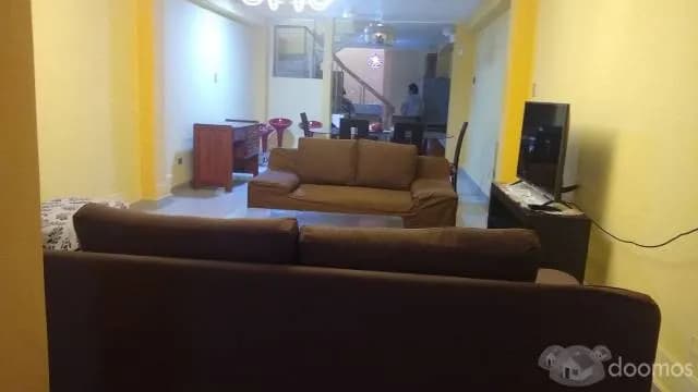 Alquilo casa  amoblada con 4 dormitorios,terraza y cochera  S/. 3,000 — foto 1