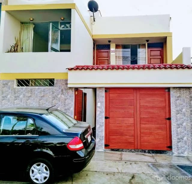 ESTA CASA TE VA ENCANTAR  EN LA PERLA ALTA 3 NIVELES — foto 1