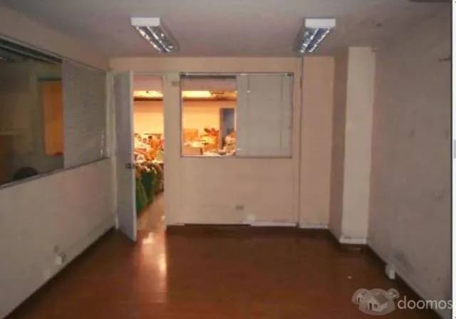 LOCAL COMERCIAL EN GALERIA SANTA CATALINA — foto 4