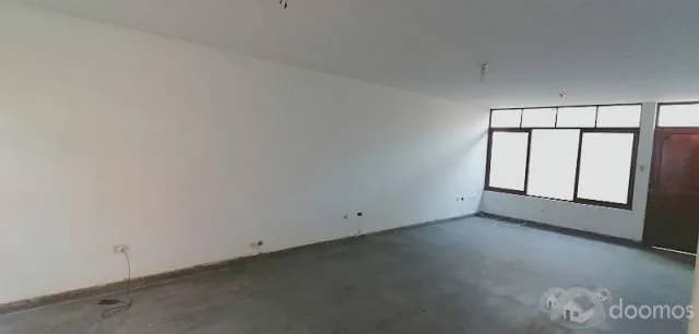 Amplia y bien ubicada casa- documentacion en orden — foto 2