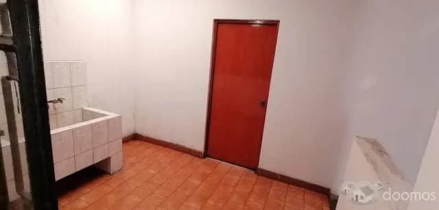 Amplia y bien ubicada casa- documentacion en orden — foto 4