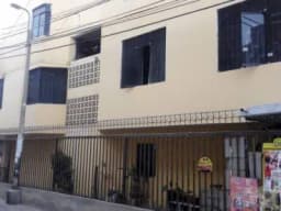 VENDO CASA DE 3 PISOS