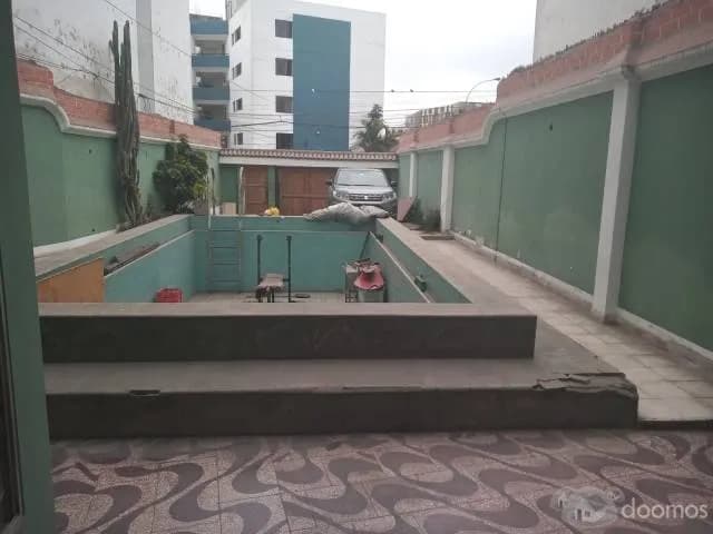 CASA COMO TERRENO EN ZONA COMERCIAL DE PUEBLO LIBRE. — foto 1