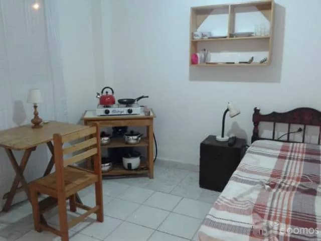 Surco - Calle Oscon 109 /  Alquilo Habitación Amoblada para vivienda, Solo Persona sola o pareja, Puerta a la calle - Baño Propio - Cocina a gas - altura  Banco de la Nacion de Benavides — foto 7