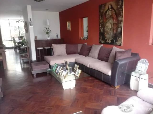 CASA FRENTE A PARQUE EN PUEBLO LIBRE — foto 2