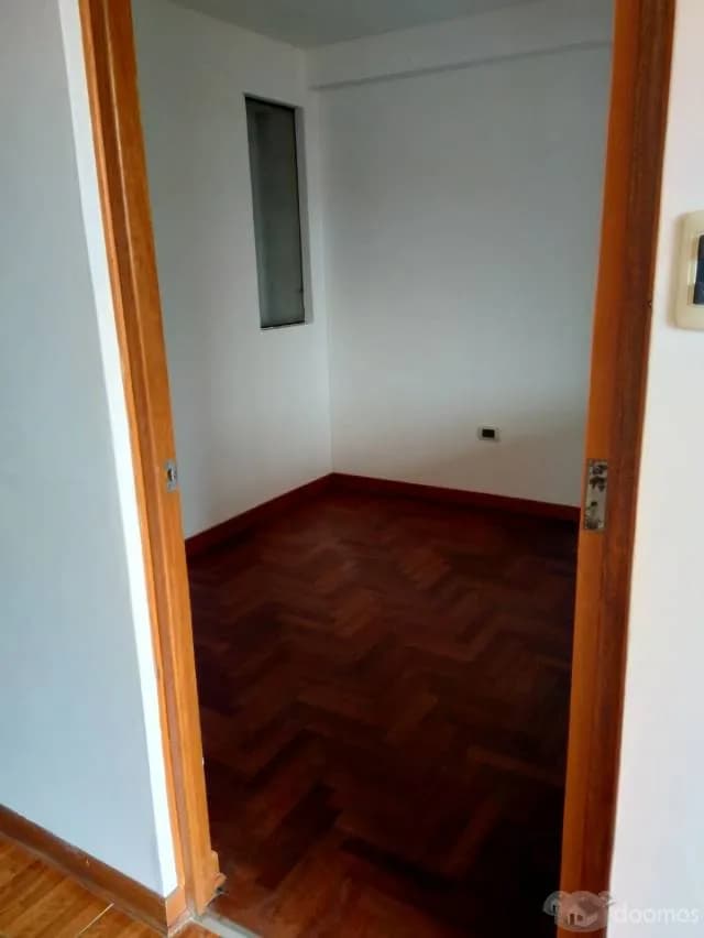 Se ALQUILA HERMOSO DEPARTAMENTO EN BUENA UBICACION — foto 3