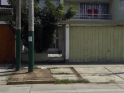 Se vende casa ocupada en SANTA CATALINA