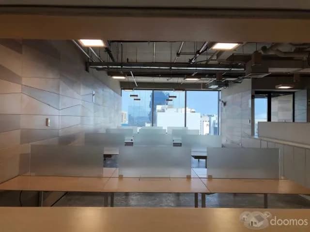 Moderna Oficina Implementada con muebles — foto 1