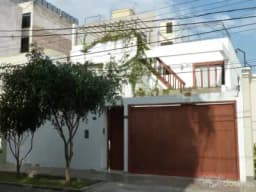 Hermosa residencia con piscina, zona inmejorable
