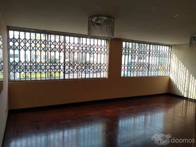 Departamento en 2do piso - 115m2 - 2 dorm. - 1 cochera techada en Jesús María — foto 1