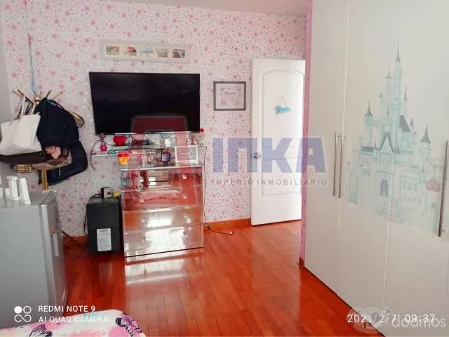 ESPECTACULAR CASA ,CON  FINOS ACABADOS Y EXCELENTE DISTRIBUCIÓN — foto 1