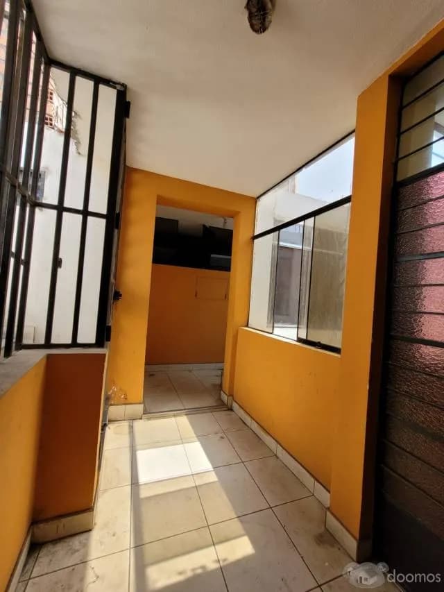 Excelente y céntrico local comercial de 2 pisos. — foto 7
