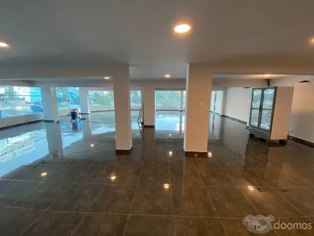 Local Comercial en 2do Piso de Estreno 271 m² — foto 3