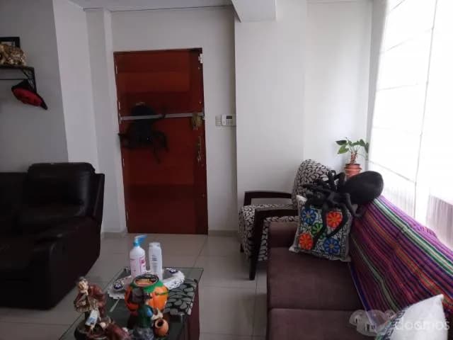 VENDO DÚPLEX CERCA AL ÓVALO HIGUERETA — foto 2