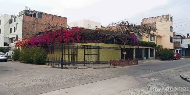 Casa en esquina Urb. Elio 220m2 — foto 1