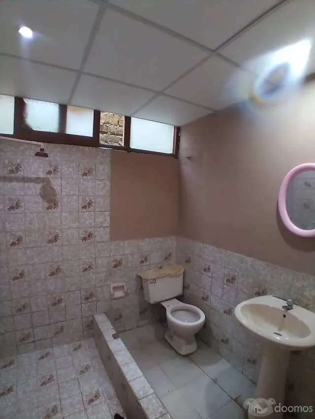 ALQUILER DE CUARTO VENTILADO Y AMPLIO — foto 2