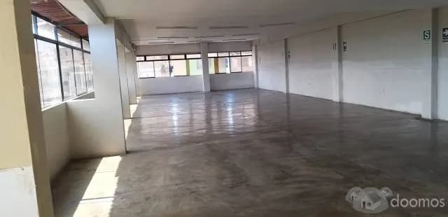 ALQUILER DE LOCAL COMERCIAL EN AV. CANEVARO DE 435 M2  S.J.M. — foto 5