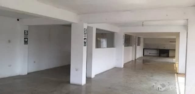 ALQUILER DE LOCAL COMERCIAL EN AV. CANEVARO DE 435 M2  S.J.M. — foto 11