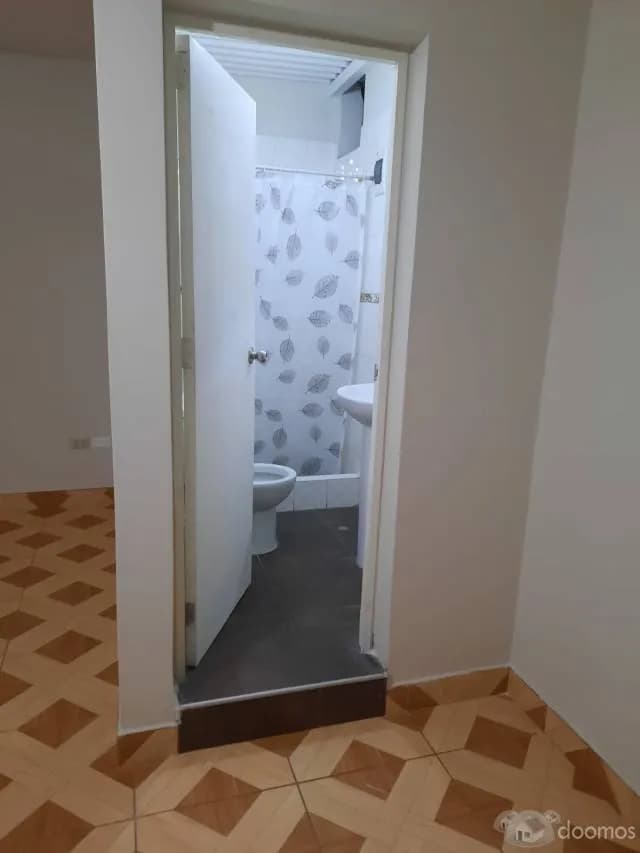 Alquilo Habitación c/baño en surco viejo — foto 4