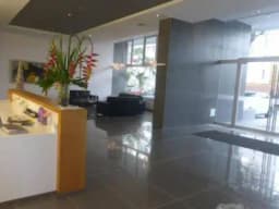 Alquiler de Oficina · 82m²,  2 Baños + 2 Estacionamientos + áreas comunes empresariales