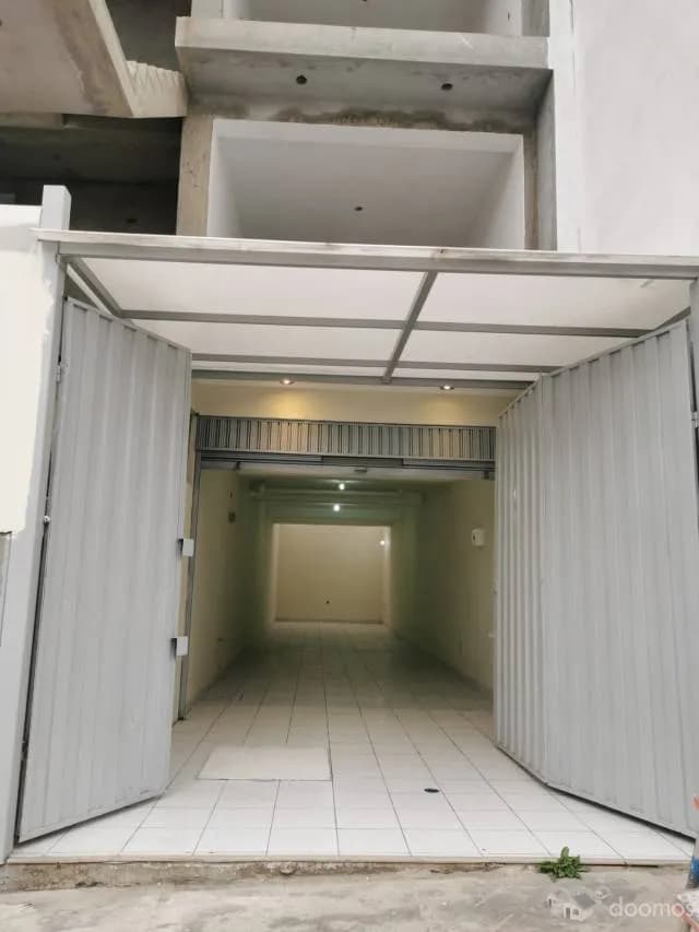 ALQUILO LOCAL COMERCIAL 3 MTS ANCHO 15 MTS LARGO — foto 5