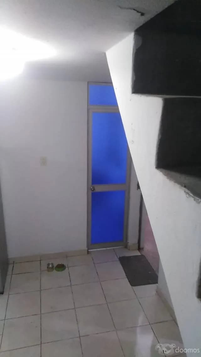 CASA DE 2 PISOS EN VENTA, NO AMOBLADA — foto 8