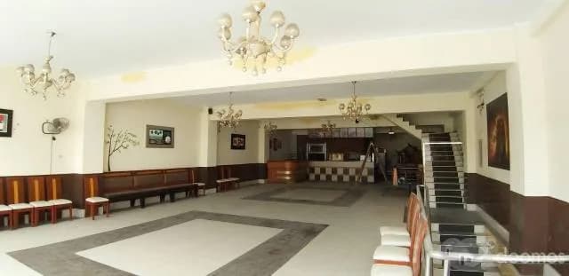 Local Comercial en Alquiler 480m2 - Villa María del Triunfo — foto 2
