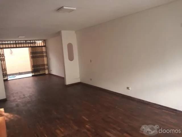 CASA LISTA PARA HABITAR  SE ALQUILA , IDEAL NEGOCIO SOBRE AVENIDA — foto 5