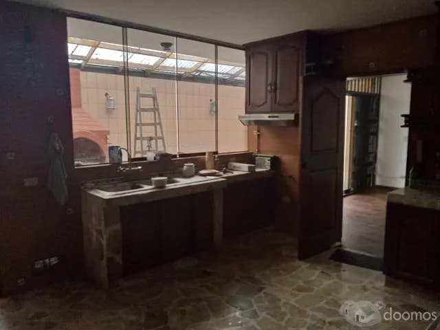 CASA LISTA PARA HABITAR  SE ALQUILA , IDEAL NEGOCIO SOBRE AVENIDA — foto 13