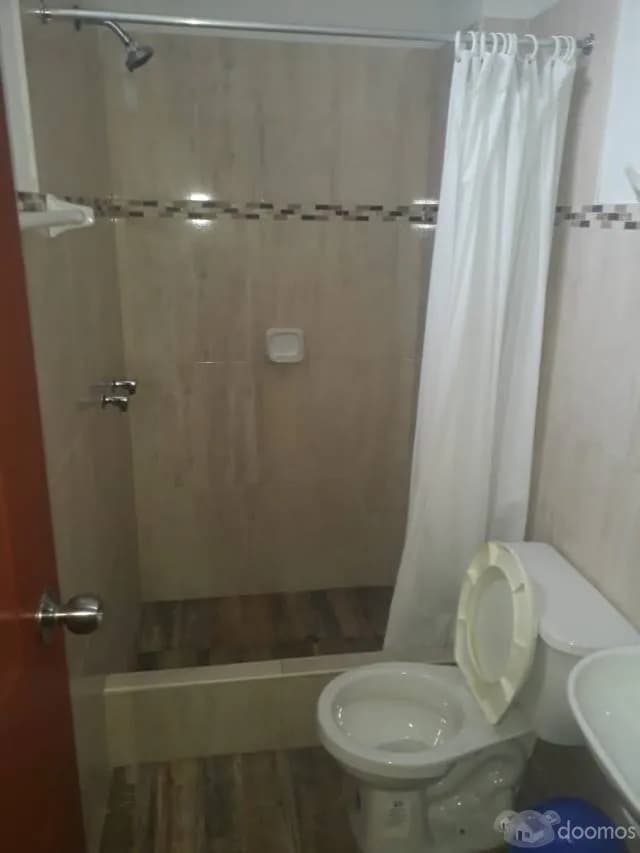 ALQUILO HABITACION AMOBLADA C/COCHERA EN HUACHO — foto 3