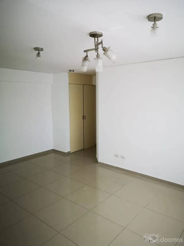 ALQUILER DEPARTAMENTO MIRAFLORES 2 DORMITORIOS — foto 4