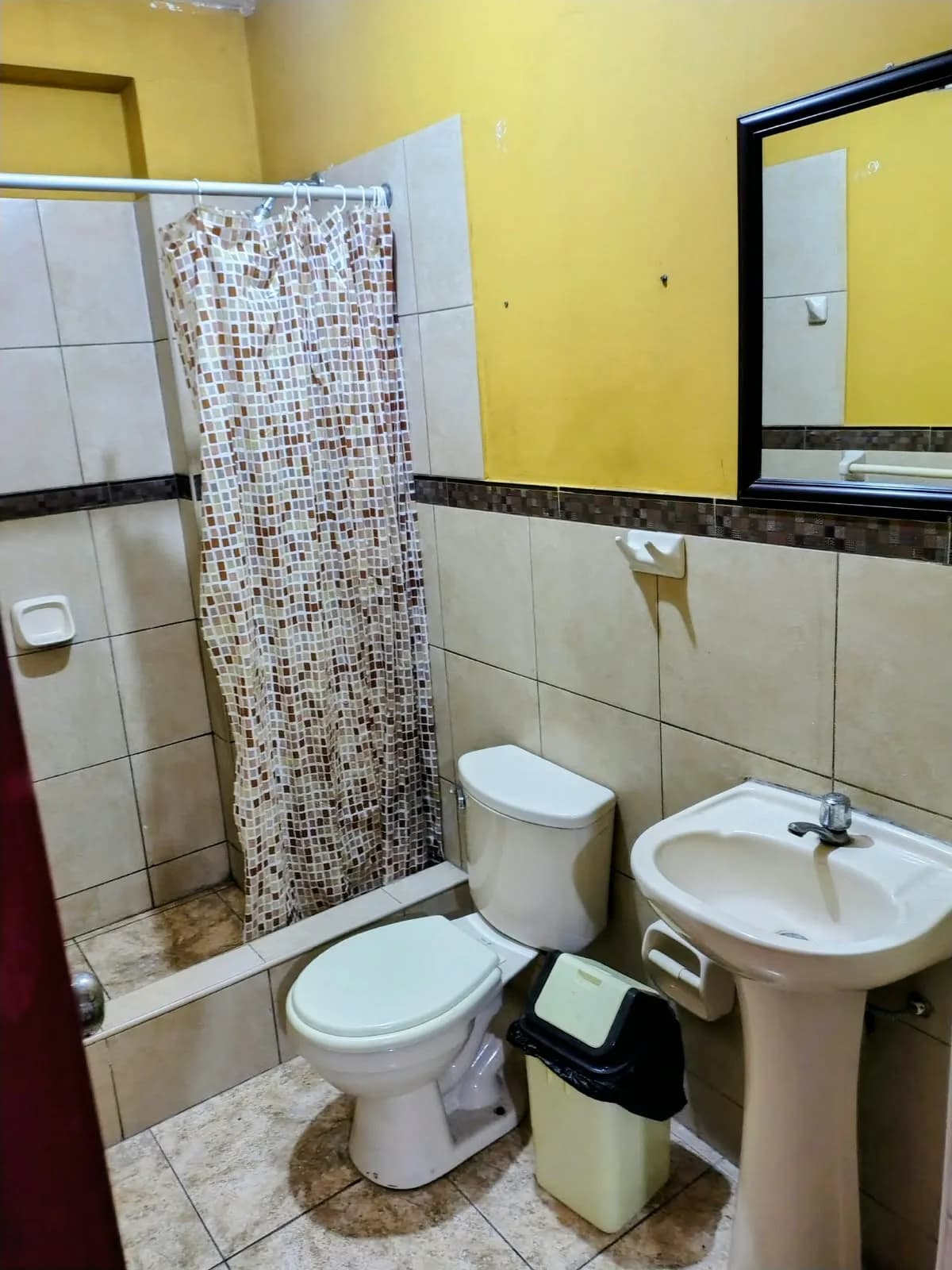 ALQUILO HABITACION Y MINIDEPA AMOBLADO CON COCHERA — foto 5