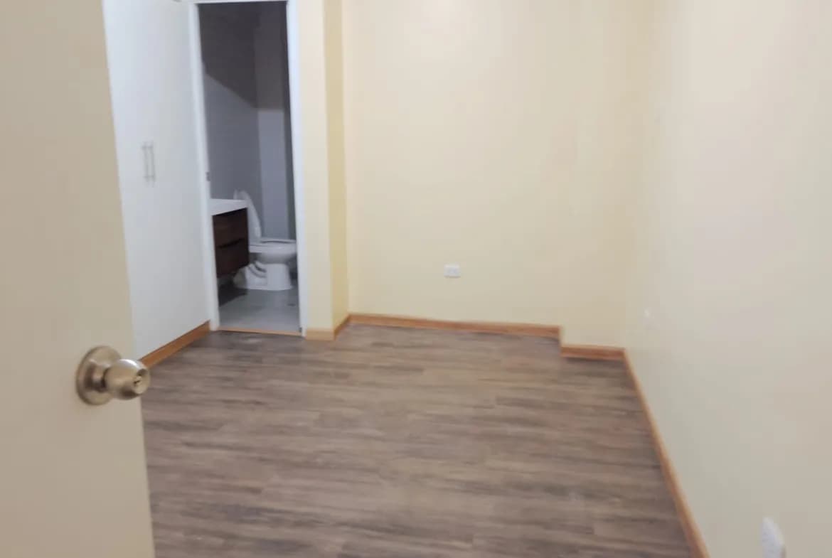 Se Alquila Departamento de 2 hab en Jr. Tacna en el Centro de Hyo — foto 3