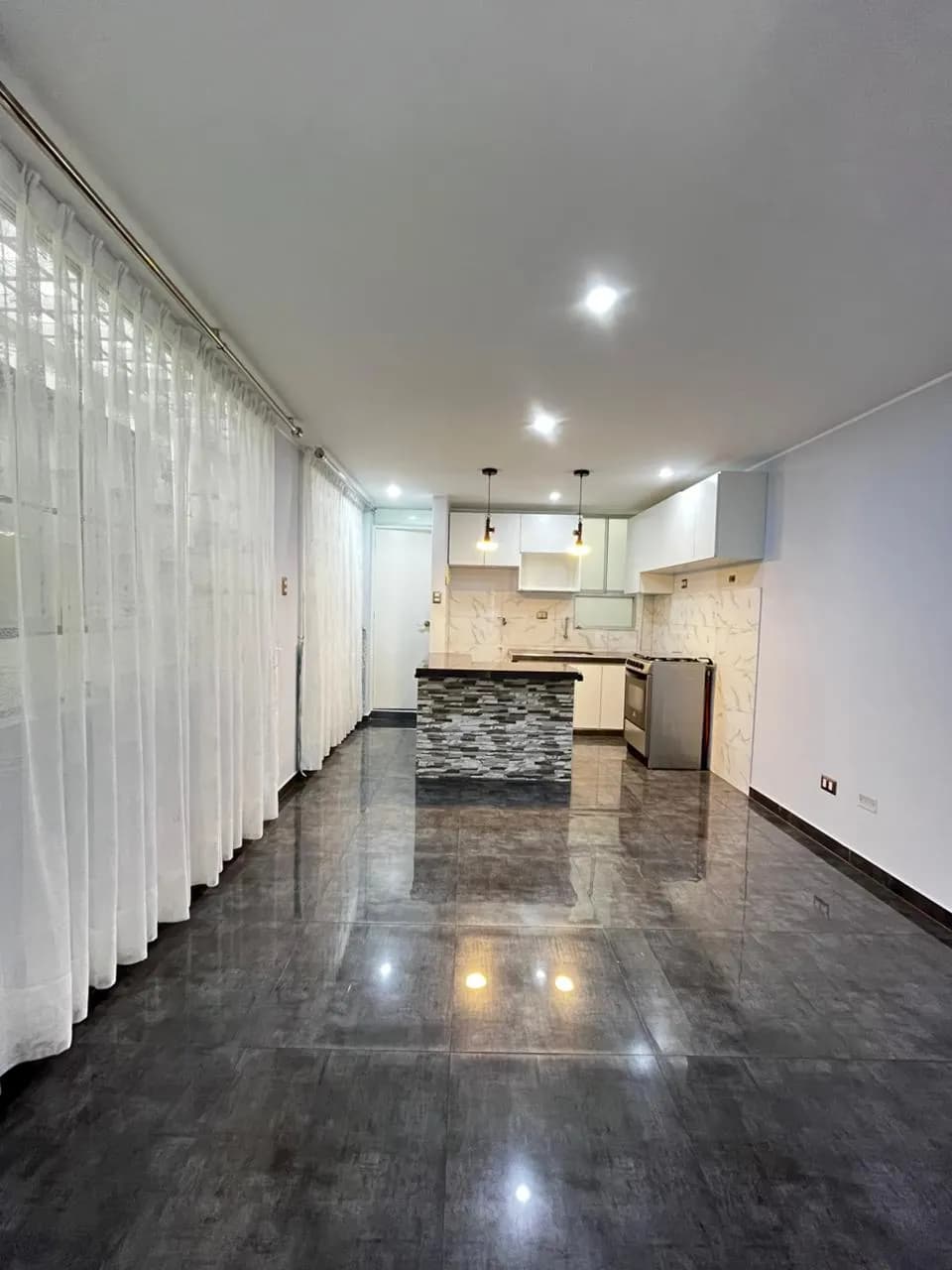 LINDO MINI DEPARTAMENTO EN ALQUILER - CERCADO DE LIMA — foto 2