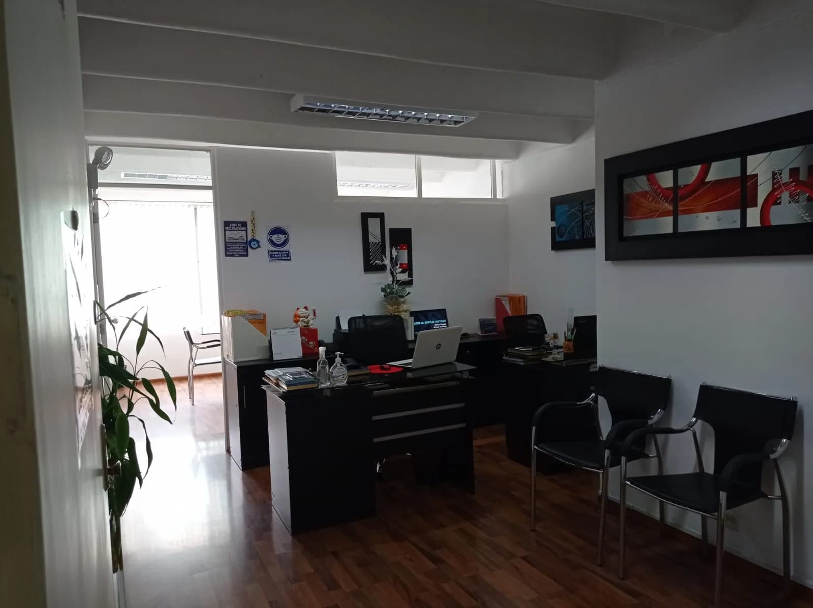 ALQUILO OFICINA EN EL CORAZON DE  MIRAFLORES — foto 2