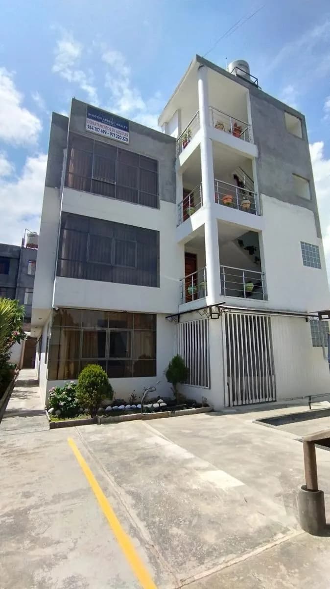 Se Alquila Depa Amoblado 3 dorm mas cochera cerca a la UPLA — foto 5