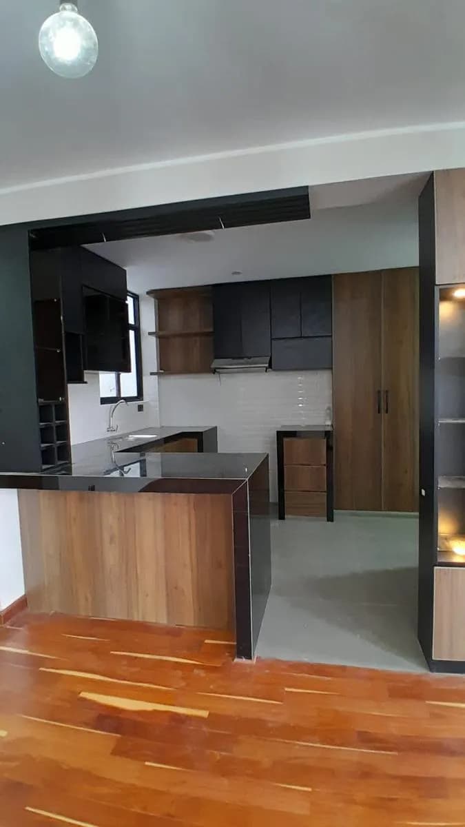 Se Alquila Depa con Cochera en 3er Piso en Urb. La Florida — foto 5