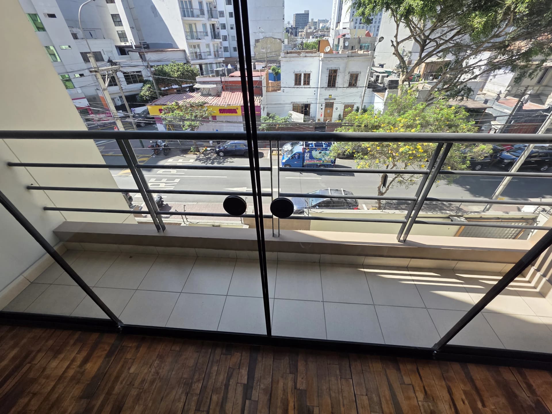 Miraflores  3 dormitorios cerca Pardo cdra.4 balcón-terraza — foto 1