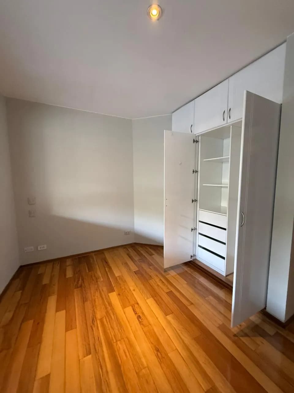 Amplio departamento en Primer piso — foto 5